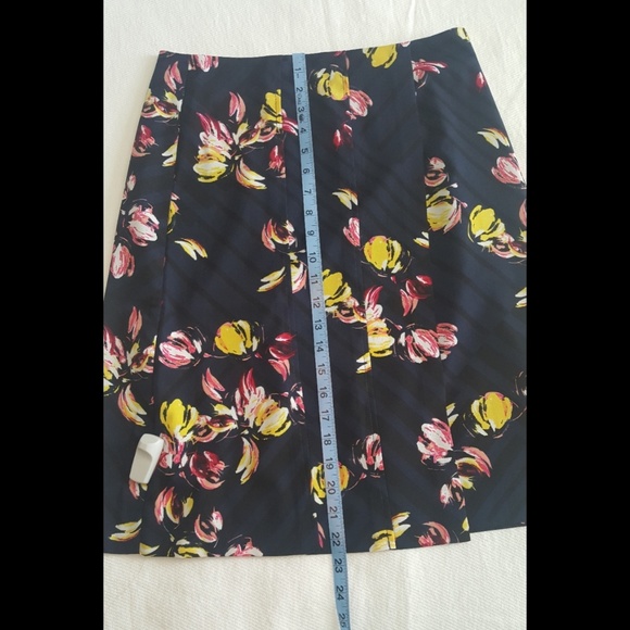 Banana Republic  front pleated skirt - Picture 5 of 7